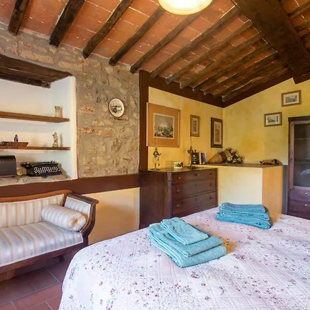 Casale Giaggiolo *